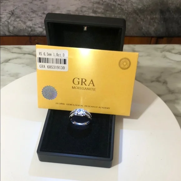 1ct Moissanite Ring with GRA Certificate - Picture 4 of 8